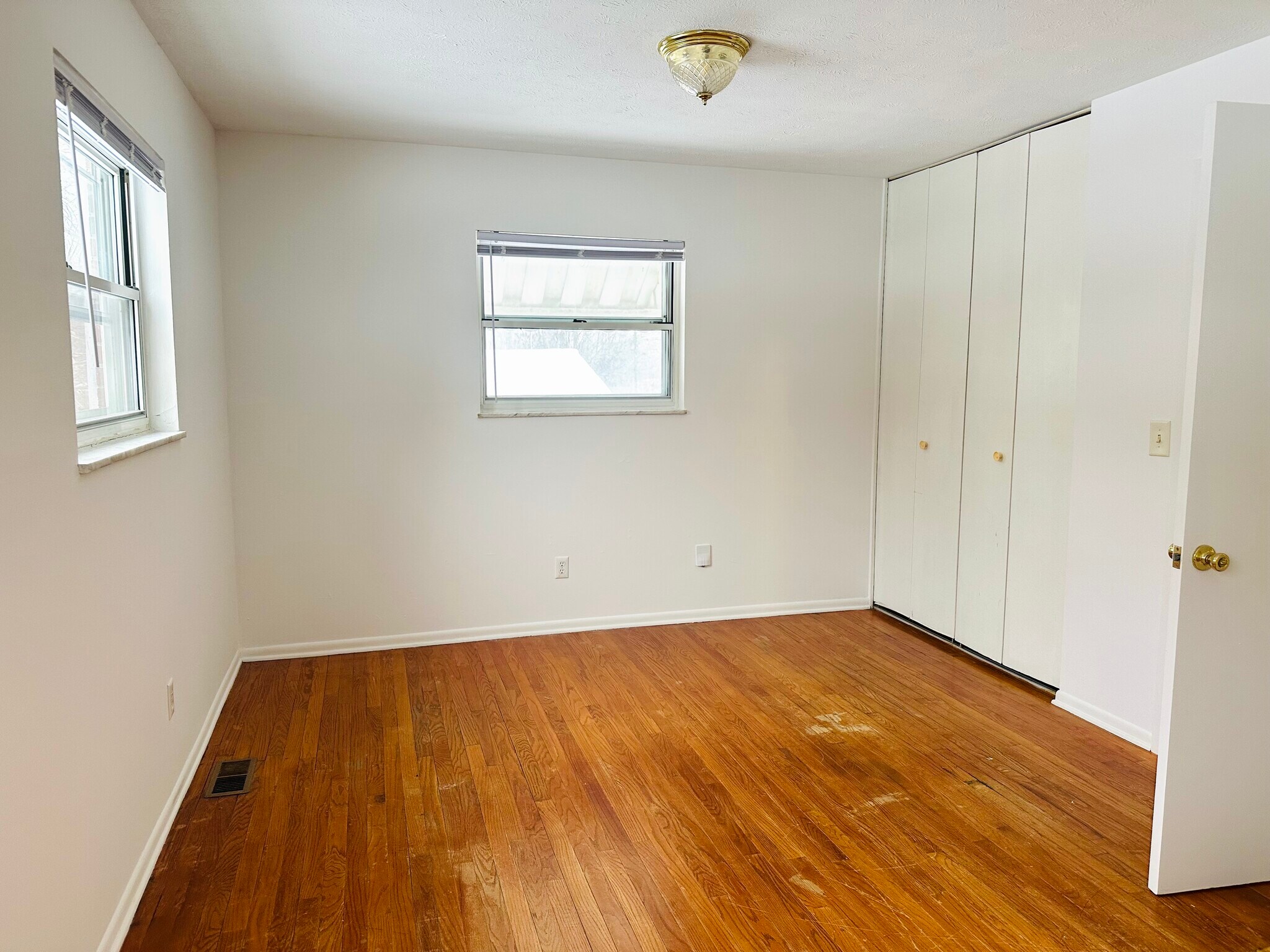 Building Photo - 1119 W 8th St