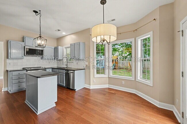 Building Photo - 9201 Hanworth Trace Dr