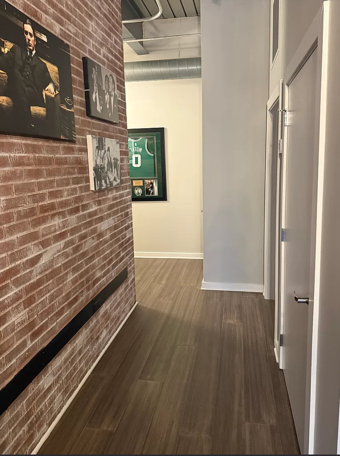 Building Photo - 515 W Main St