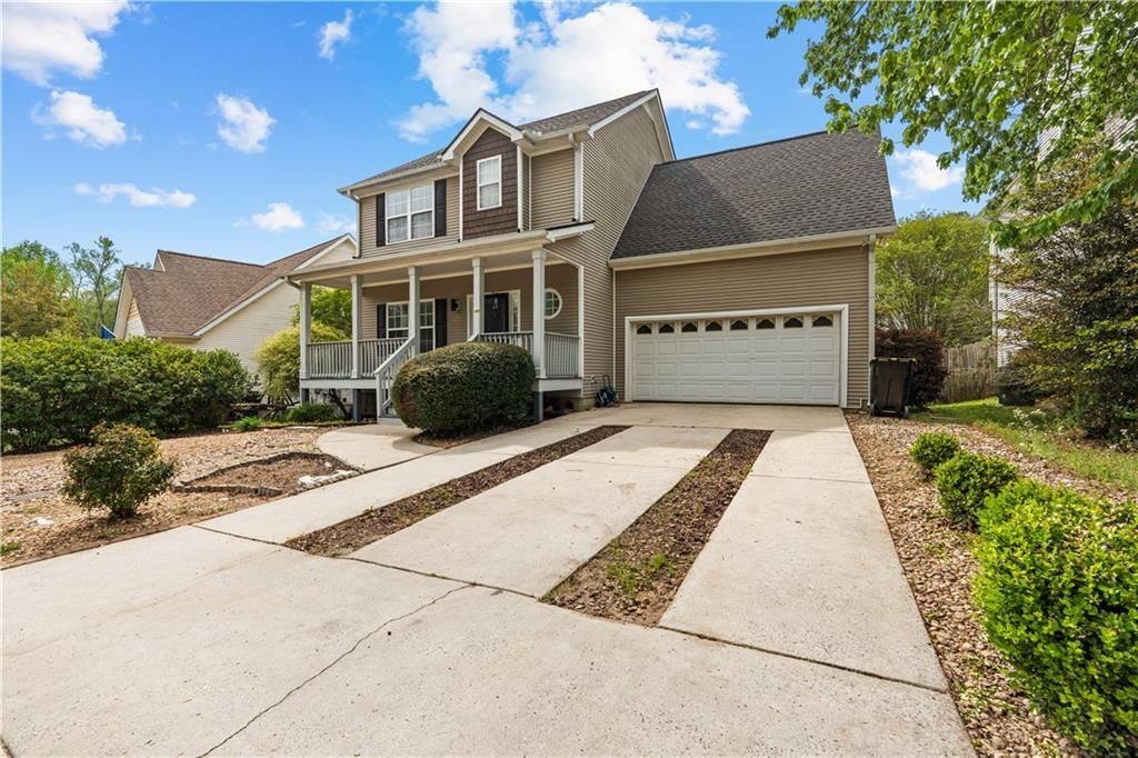 Building Photo - 38 Roxbury Ln