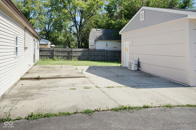 Building Photo - 3375 Payton Ave