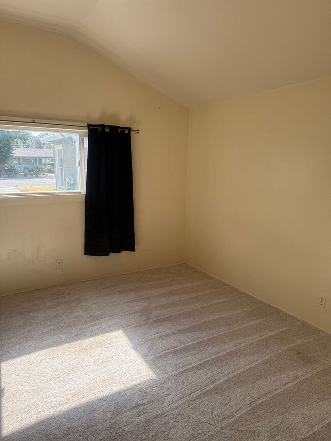 Building Photo - Small One Bedroom House