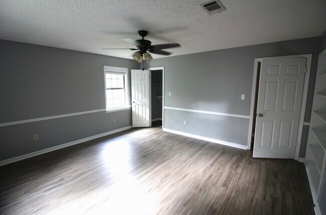 Building Photo - 175 Fern Ridge Rd