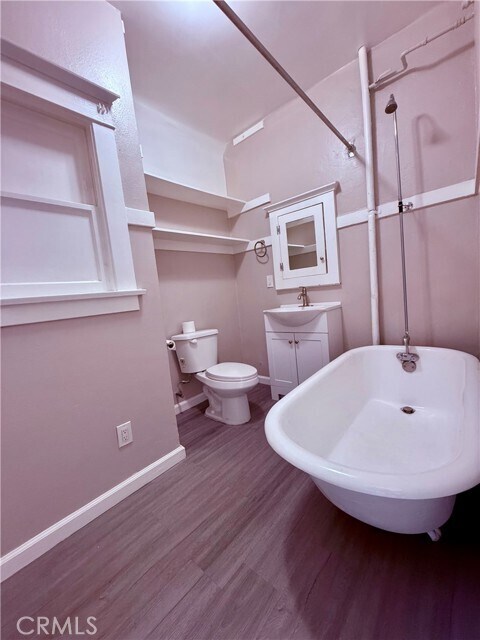 Building Photo - 406 Linden Ave