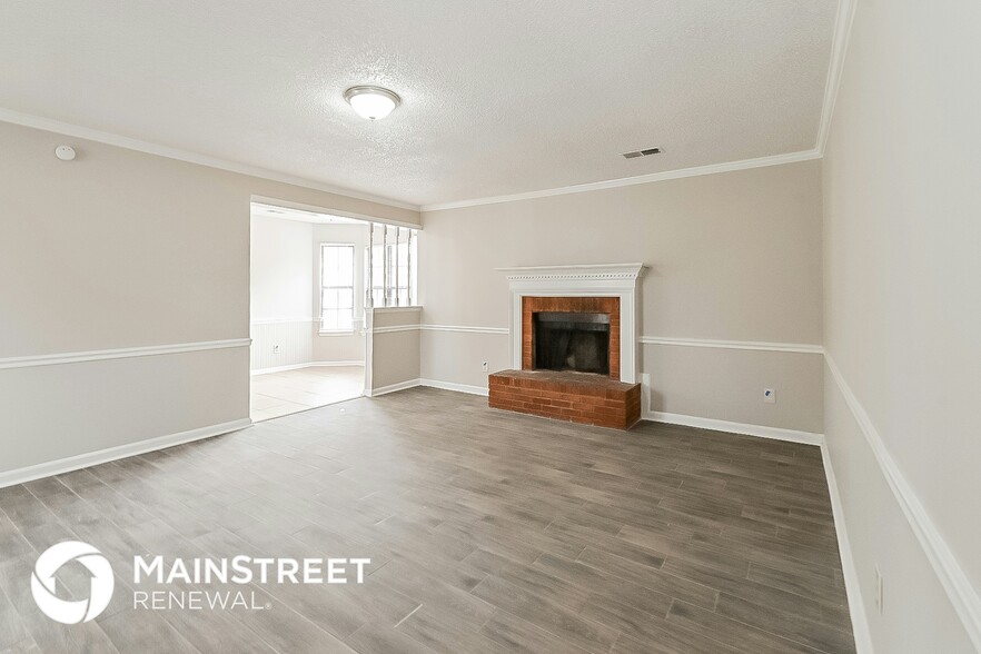 Building Photo - 6045 Valleydale Dr