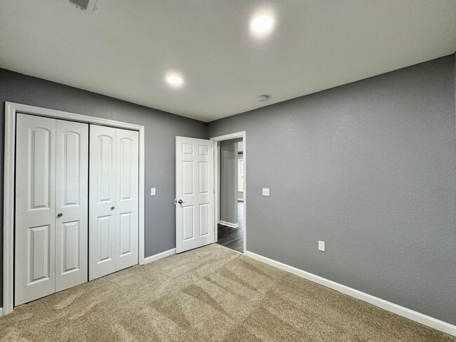 Building Photo - Fully-Updated 1st-Time Rental! Ready NOW! Pet Friendly w/Large, Detached Garage Workshop!