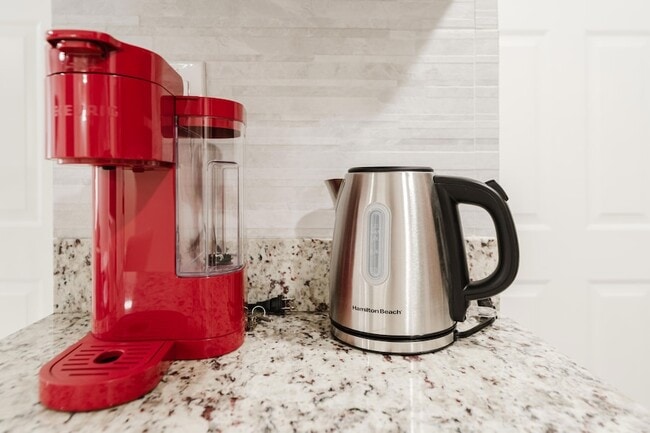 Building Photo - 1800 NW 4th Ave