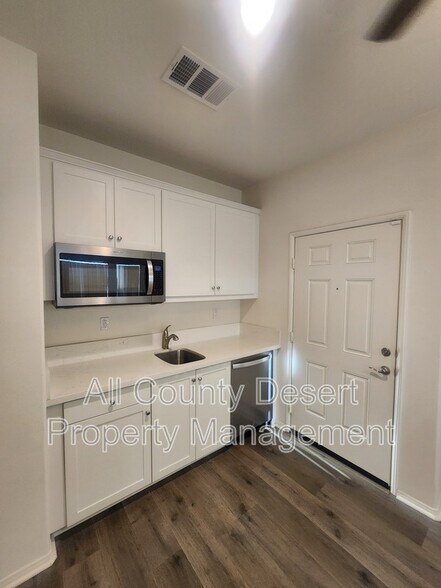 Building Photo - 44430 Beringer Dr