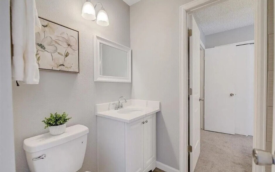 Building Photo - 6785 W 84th Way