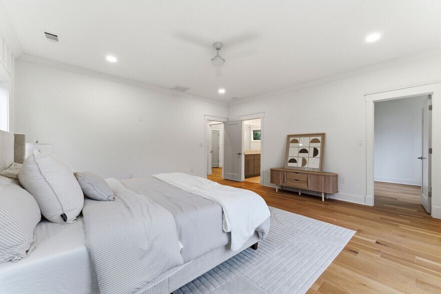 Building Photo - 205 Whitefoord Ave NE