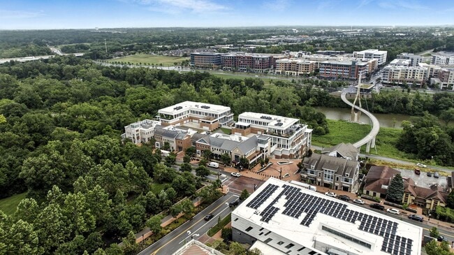 Building Photo - Luxury Condo in Dublin's Coveted Bridge Pa...