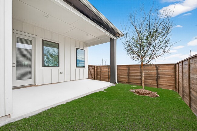 Building Photo - 3203 Home Ct