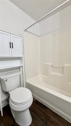 Building Photo - 370 W Park St