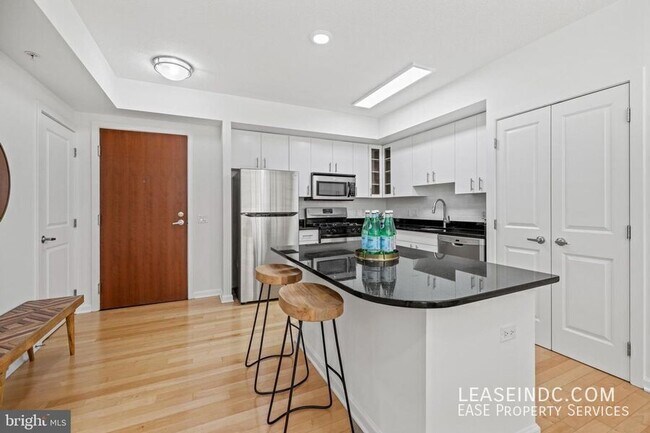 Building Photo - 440 L St NW