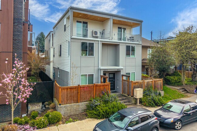 Building Photo - 5210b Brooklyn Ave NE