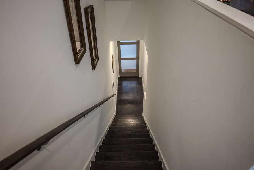 Building Photo - 1680 Memorial Dr SE