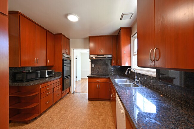 Building Photo - 11063 Ohio Ave