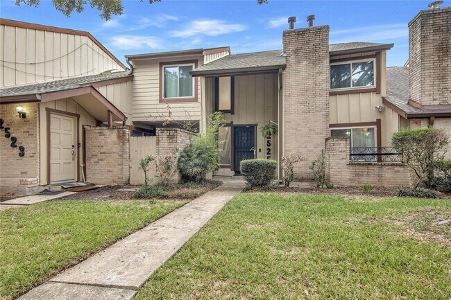 Primary Photo - 12525 Wellington Park Dr