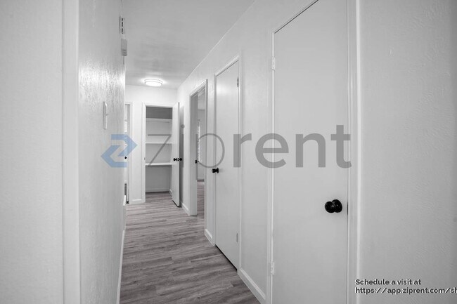 Building Photo - 6829 Shadydale Dr