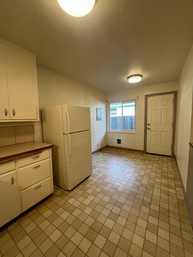 Building Photo - 1-Bedroom 1-Bathroom apartment in Whitaker