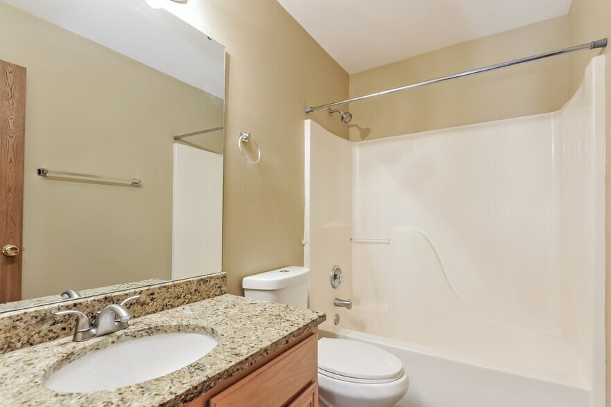 Building Photo - 14480 Williamsburg Manor Dr