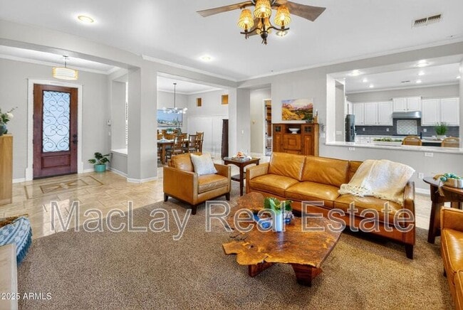 Building Photo - 527 E Tonto Dr