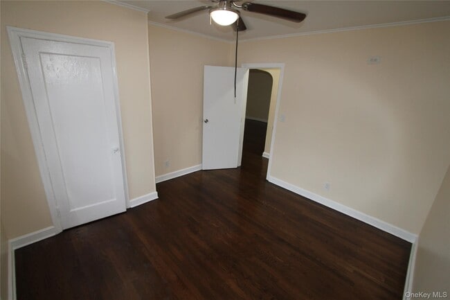 Building Photo - 215 Colonial Ave