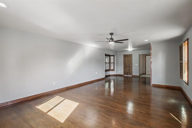 Building Photo - 10516 NW 16th St