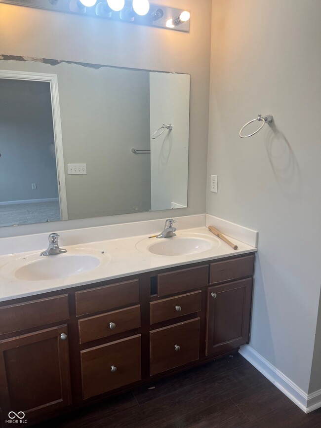 Building Photo - 1002 Cavendish Dr