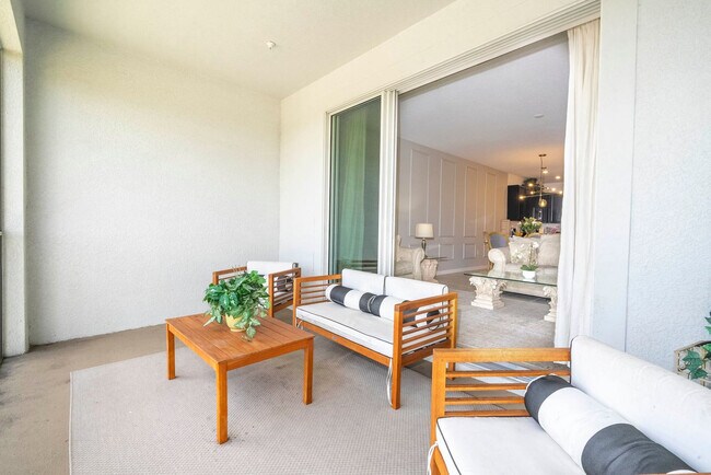 Building Photo - 1053 Splash Shot Pl