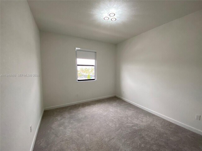 Building Photo - 211 SW 159th Ter