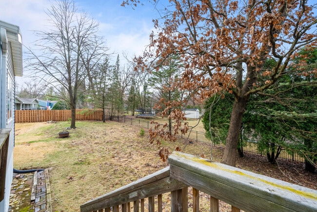 Building Photo - 438 Sylvan Dr