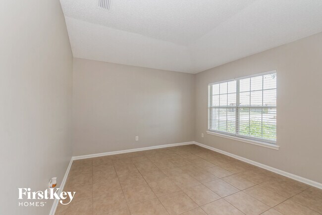 Building Photo - 7444 Lake Plantation Ln