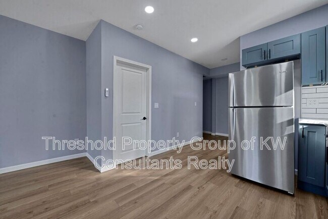 Building Photo - 786 Thomas Ave