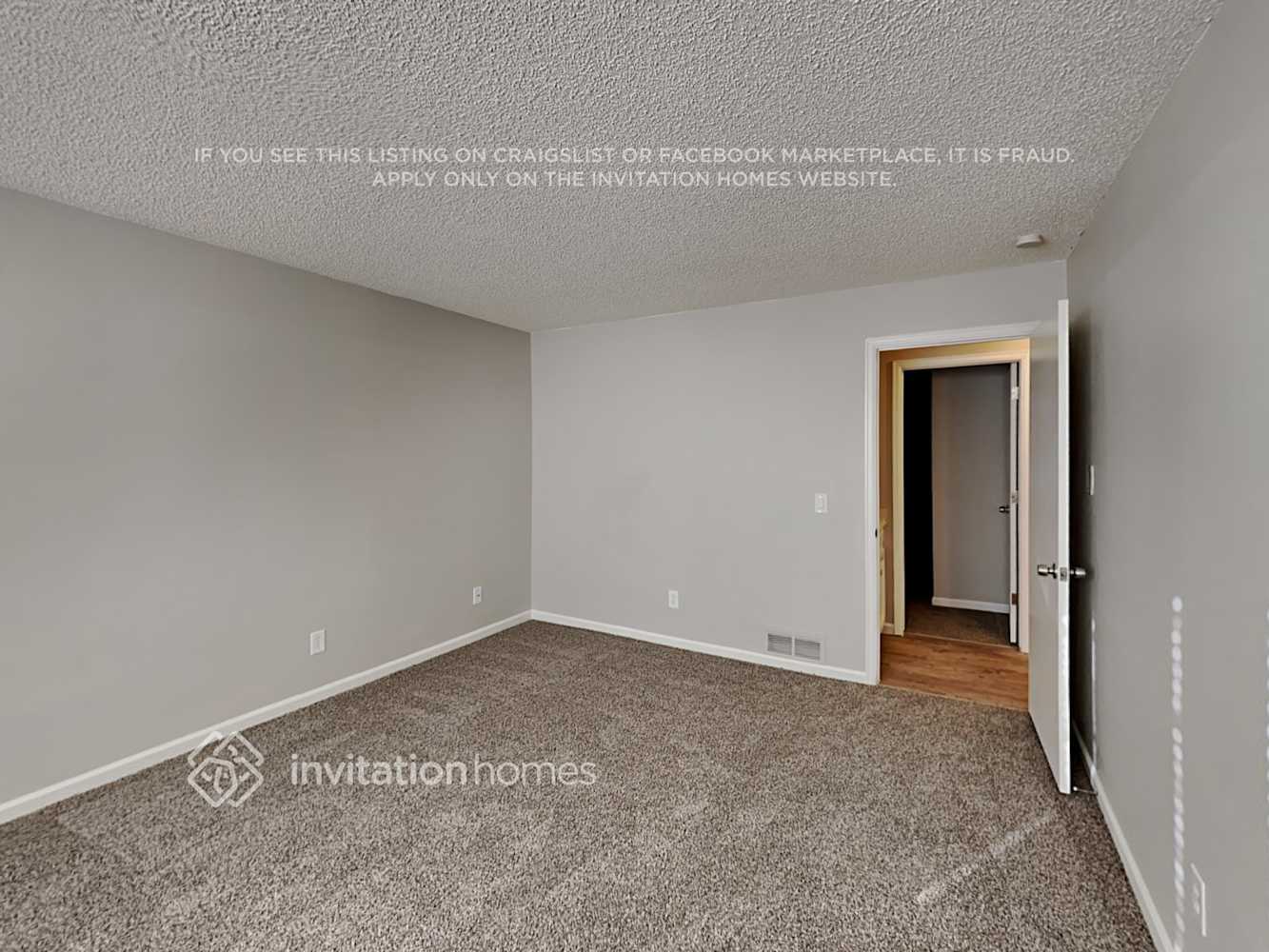 Building Photo - 8474 Tanglewood St