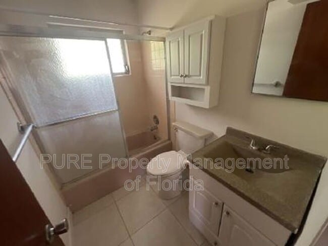 Building Photo - 17 Bahia Loop