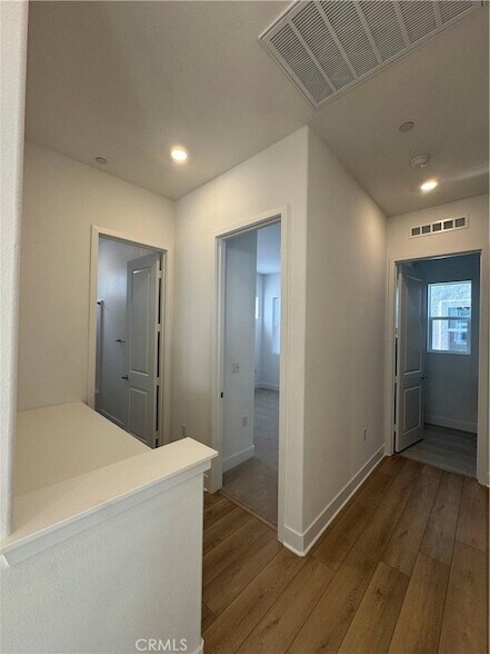 Building Photo - 436 Loon