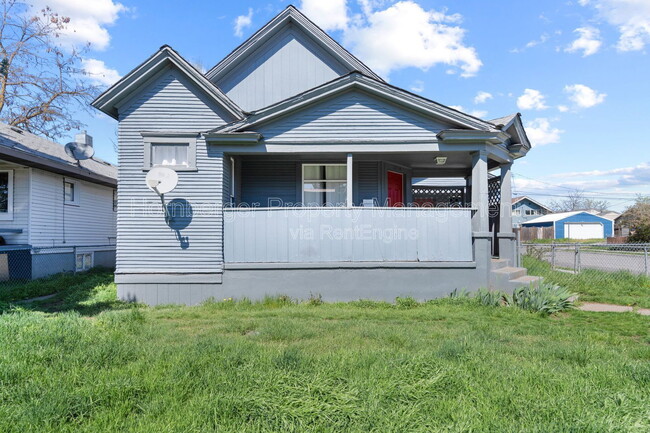 Building Photo - 2704 W Boone Ave