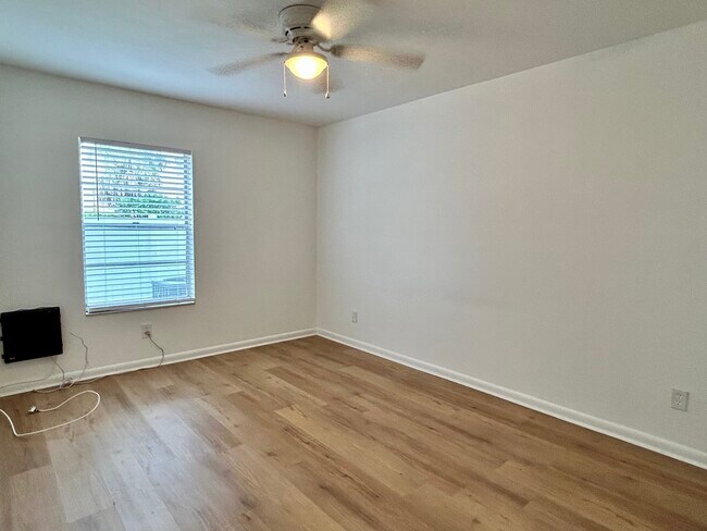 Building Photo - 5440 S MacDill Ave