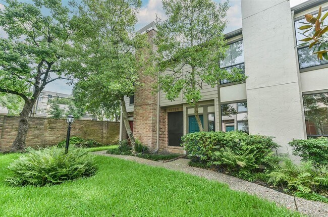 Building Photo - 1201 McDuffie St