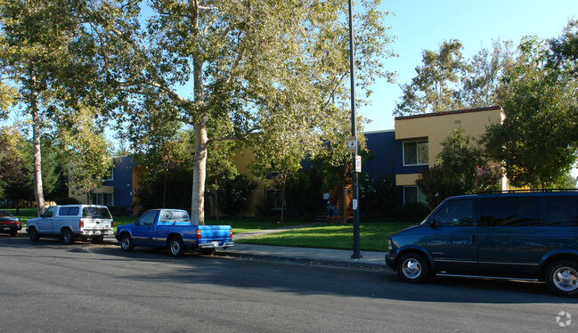 Building Photo - Monte Alban Apartments