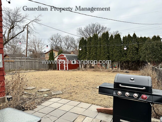 Building Photo - St Louis Park Single Family Home, Dishwasher, Garage, Patio