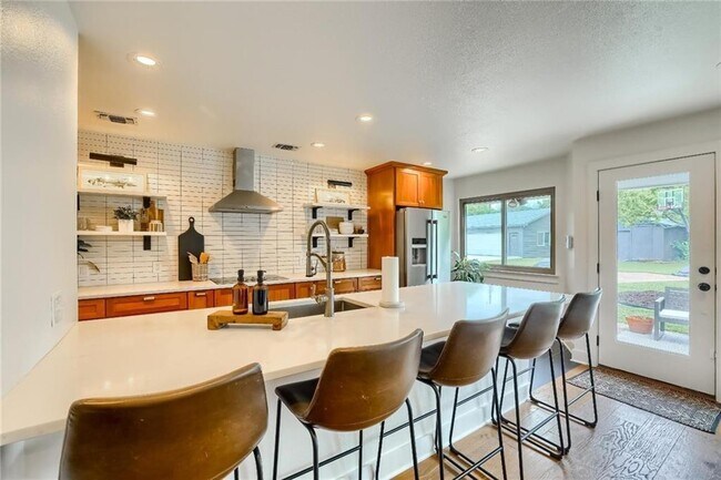 Building Photo - 1524 Sheridan Trail