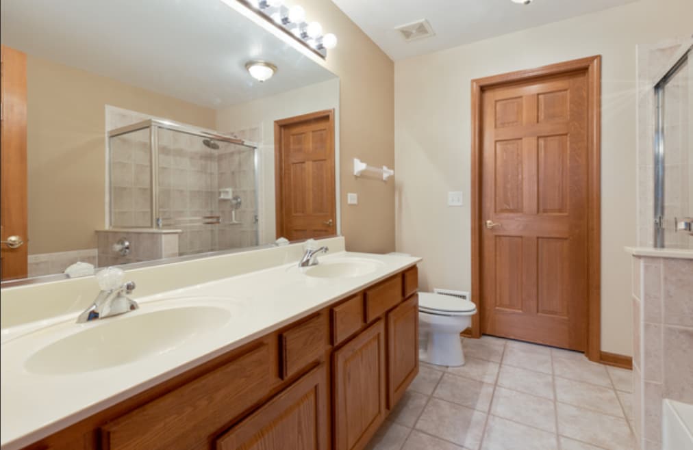 Building Photo - 9861 Thornton Way