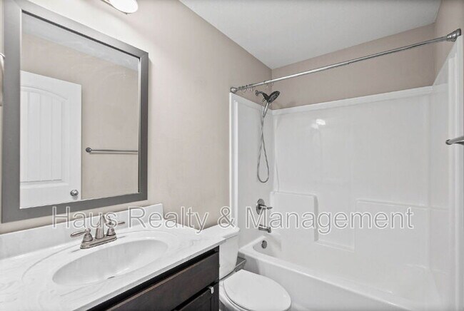 Building Photo - 314 Lugano Ln