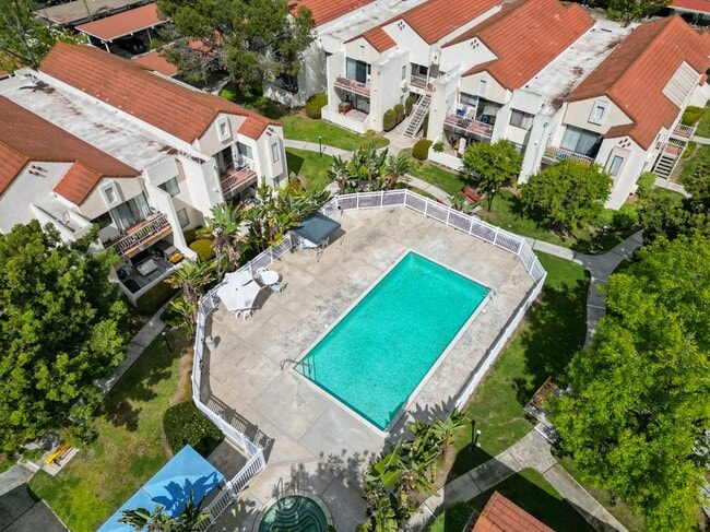 Building Photo - 10805 Camino Ruiz