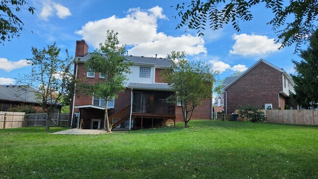 Building Photo - 3305 Mallory Cir