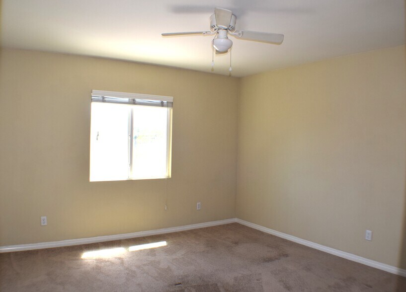 Building Photo - 32436 Shadow Canyon Trl