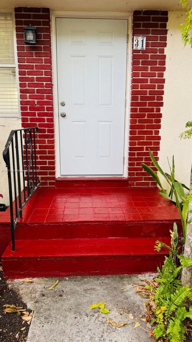 Building Photo - 1207 Marseille Dr