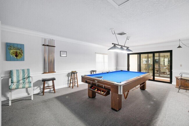 Building Photo - 120 Cypress Club Dr